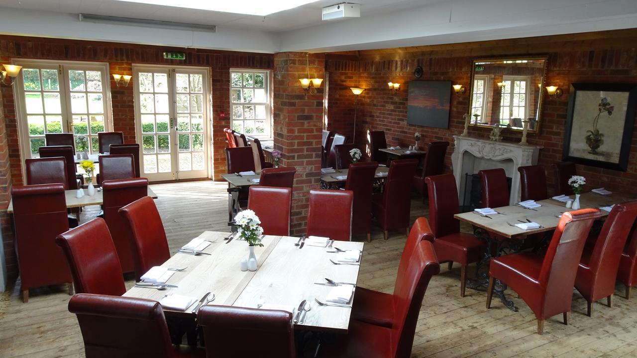 The Furze Bush Inn ニューベリー エクステリア 写真