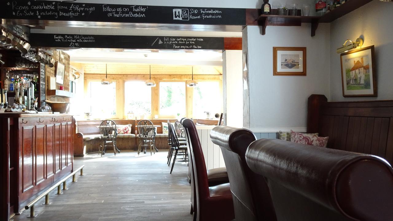 The Furze Bush Inn ニューベリー エクステリア 写真