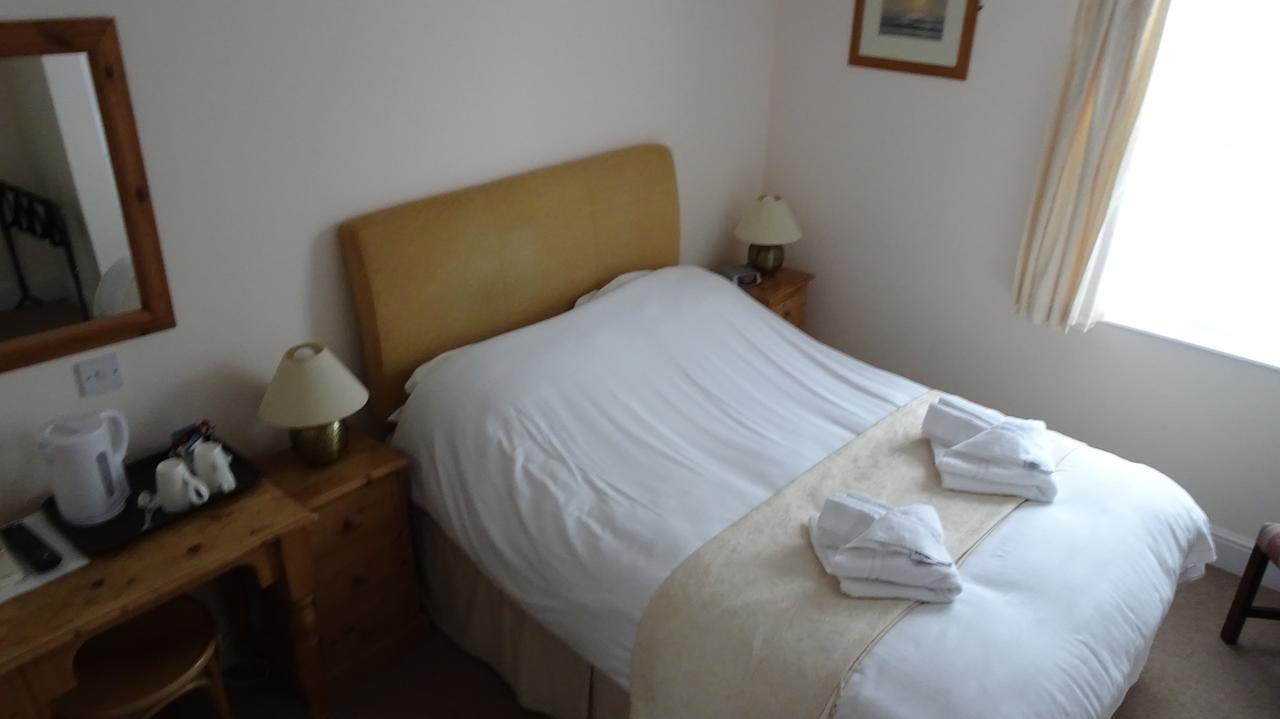 The Furze Bush Inn ニューベリー エクステリア 写真