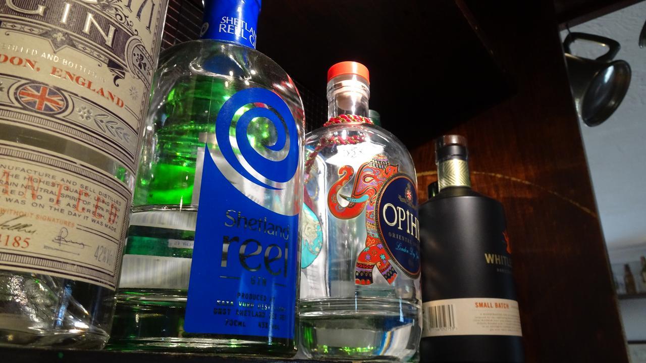 The Furze Bush Inn ニューベリー エクステリア 写真
